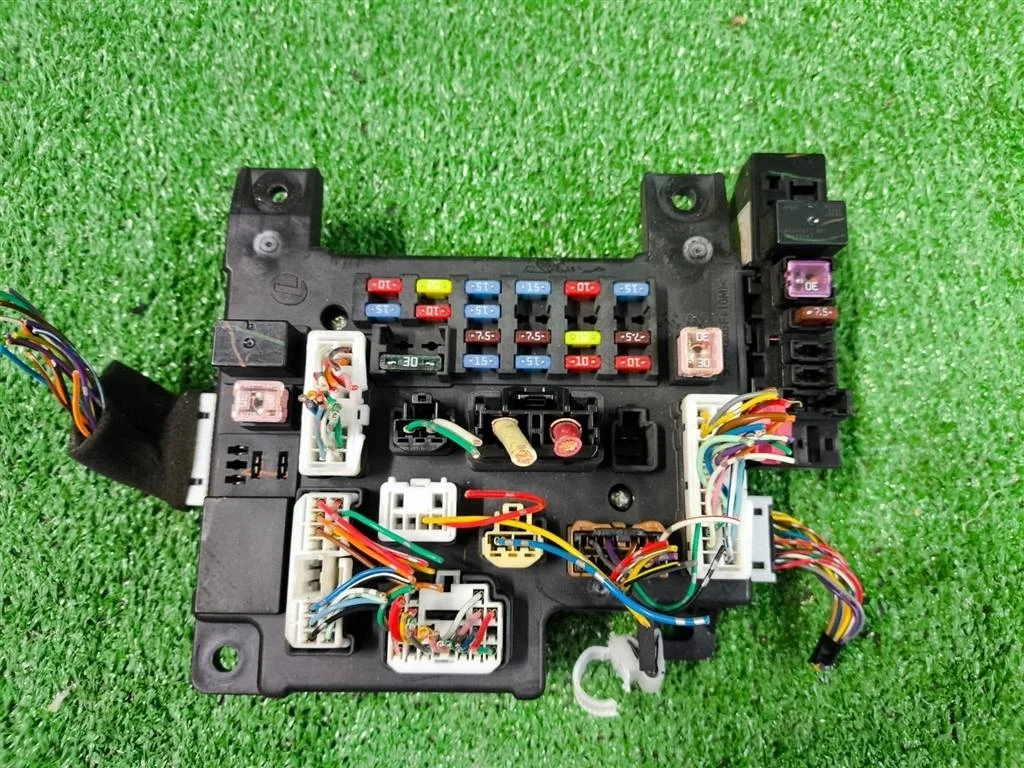 Б.у. блок комфорта MITSUBISHI LANCER CY4A MITSUBISHI LANCER CY4A