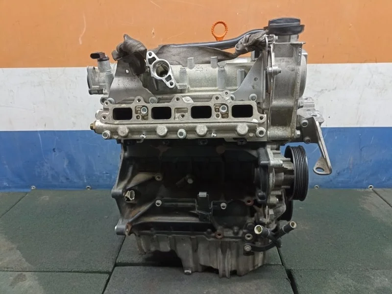 Двигатель Volkswagen Golf 6 2012 03C100092 1.4 CAXA