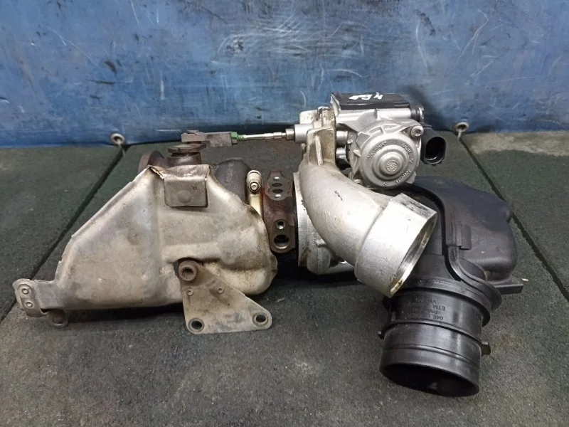 Турбина Volkswagen Golf 7 2015 04E145704R 1.4 CMBA