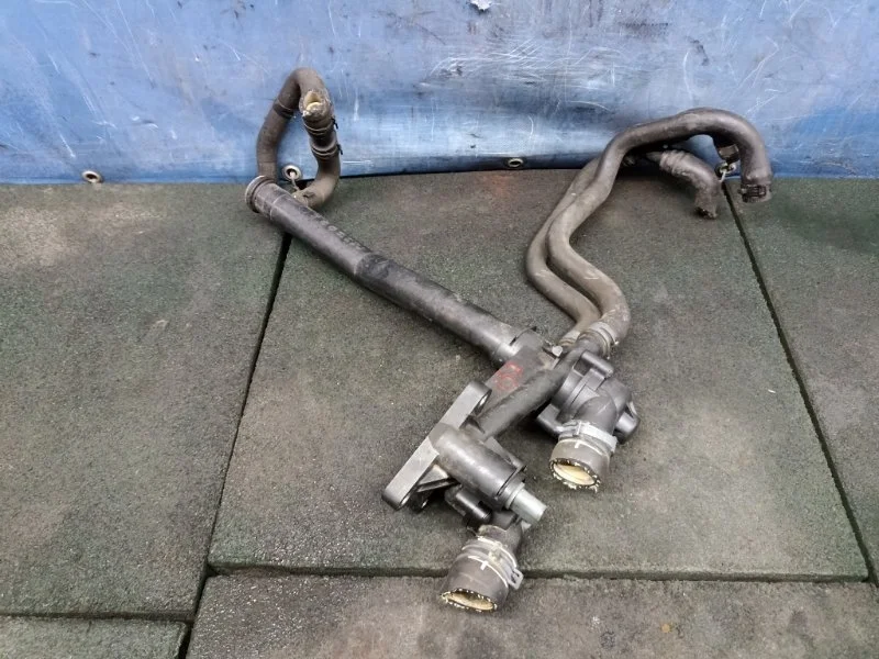 Корпус термостата Volkswagen Golf 6 2012 03C121026AC 1.4 CAXA