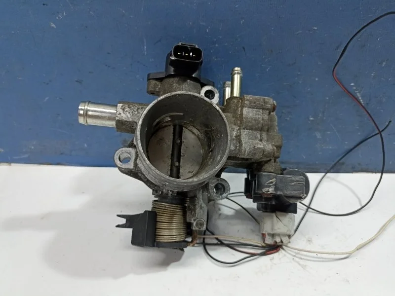 Заслонка дроссельная Toyota Corolla 2004 2221022150 E120 1.4 4ZZ