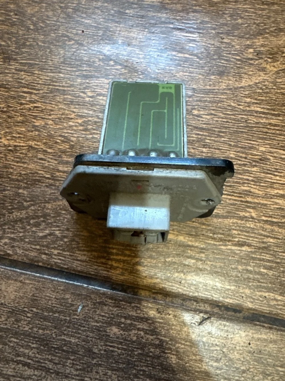 Резистор отопителя Kia Magentis I (2000—2003)