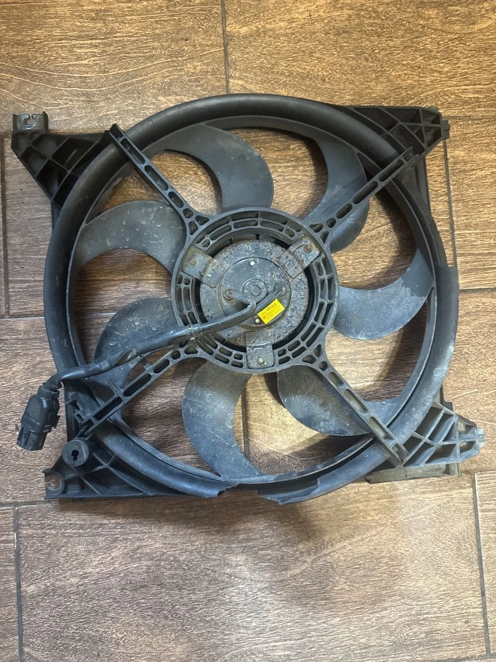 Вентилятор радиатора Kia Magentis I (2000—2003)