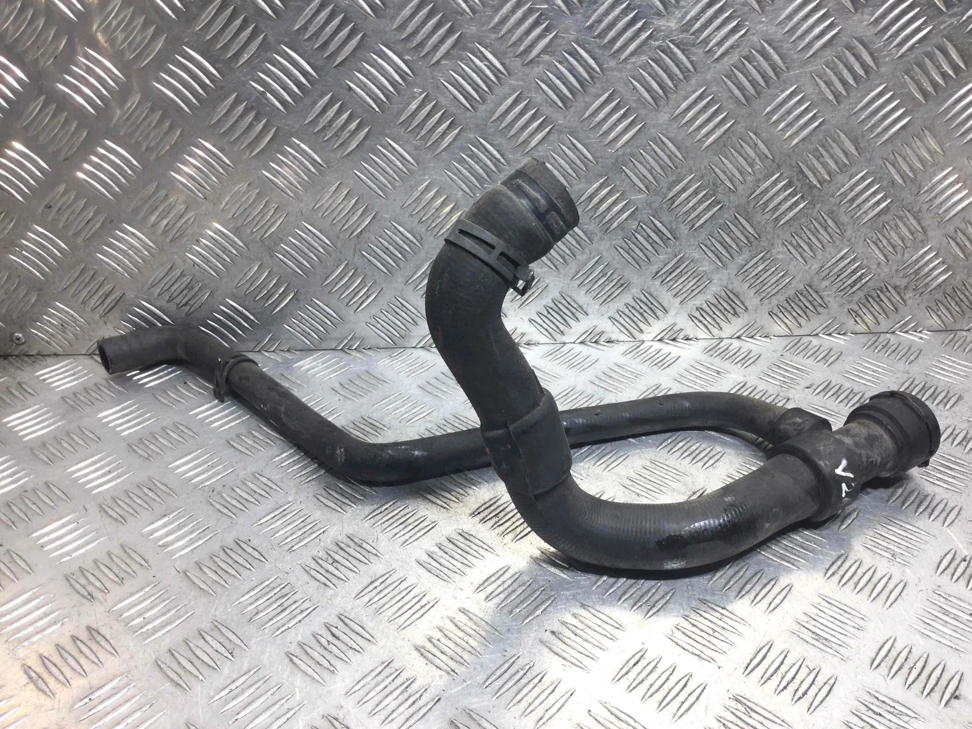 Патрубок радиатора Volkswagen Passat B5 (1996-2000) бензин 1.8 i Механика Универсал