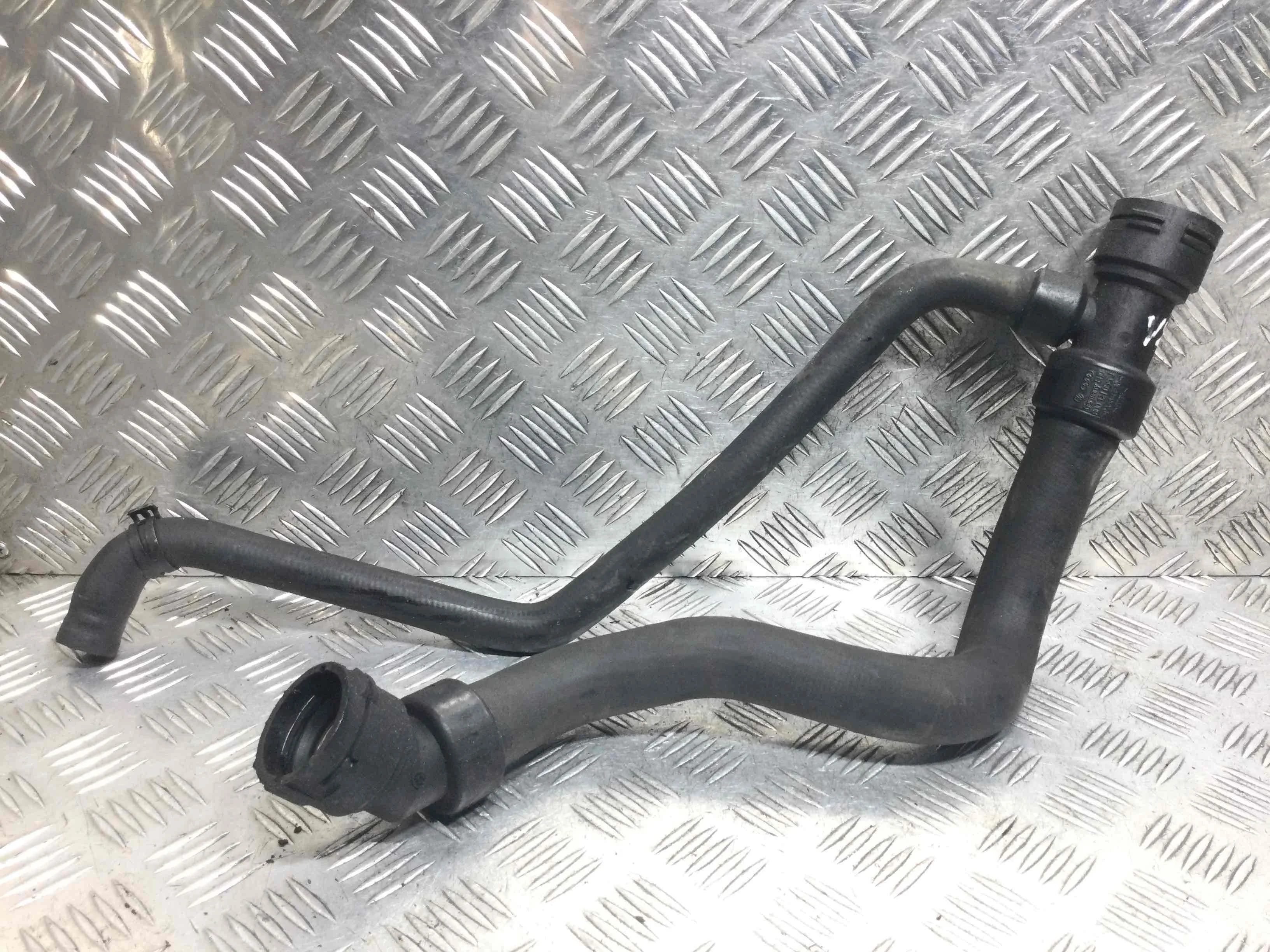 Патрубок радиатора Volkswagen Passat B5 (1996-2000) бензин 1.6 i Механика Универсал