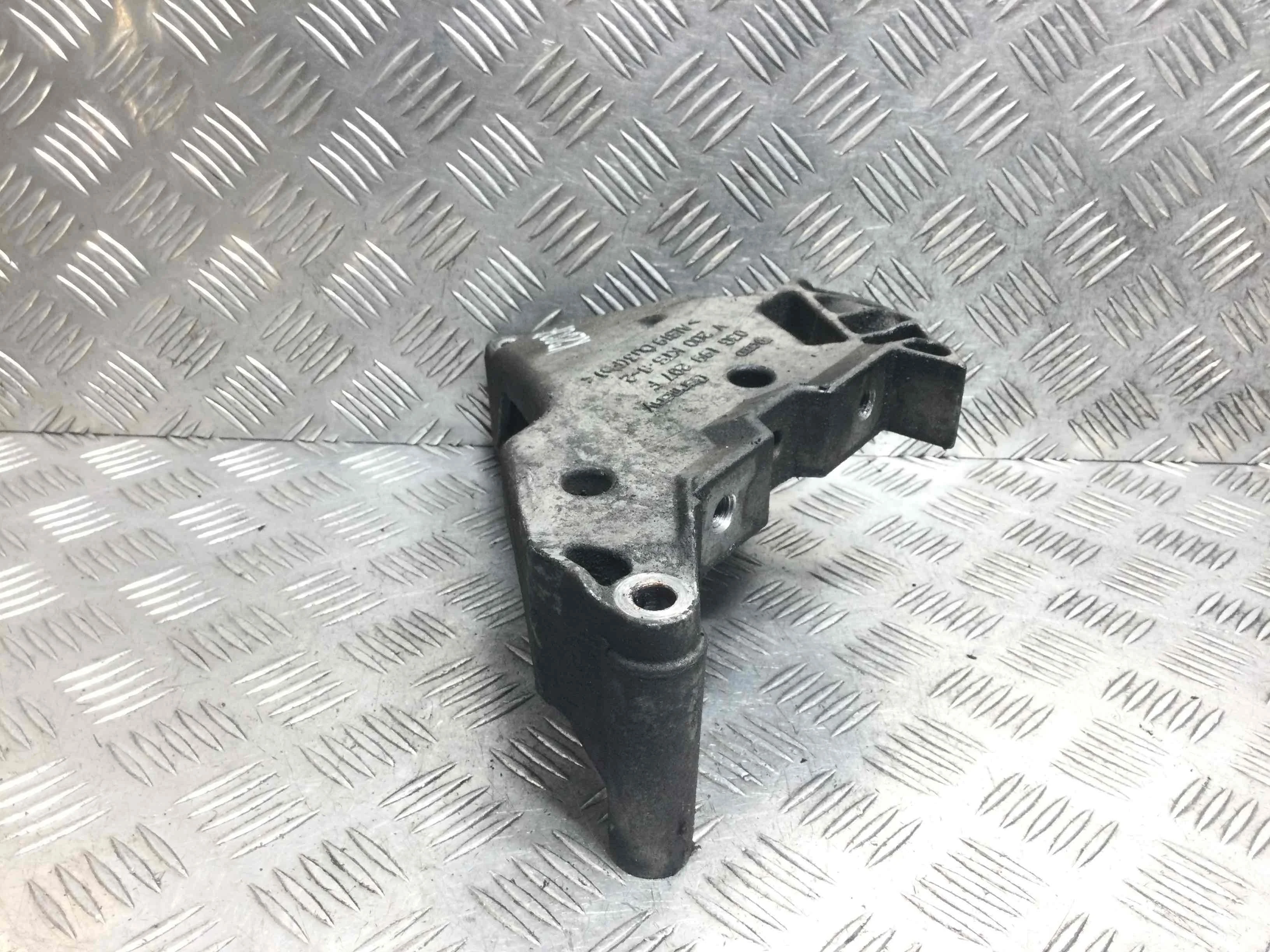 Кронштейн двигателя Volkswagen Touran 1 поколение [рестайлинг] (2006-2010) дизель 1.9 TDI Механика Фургон