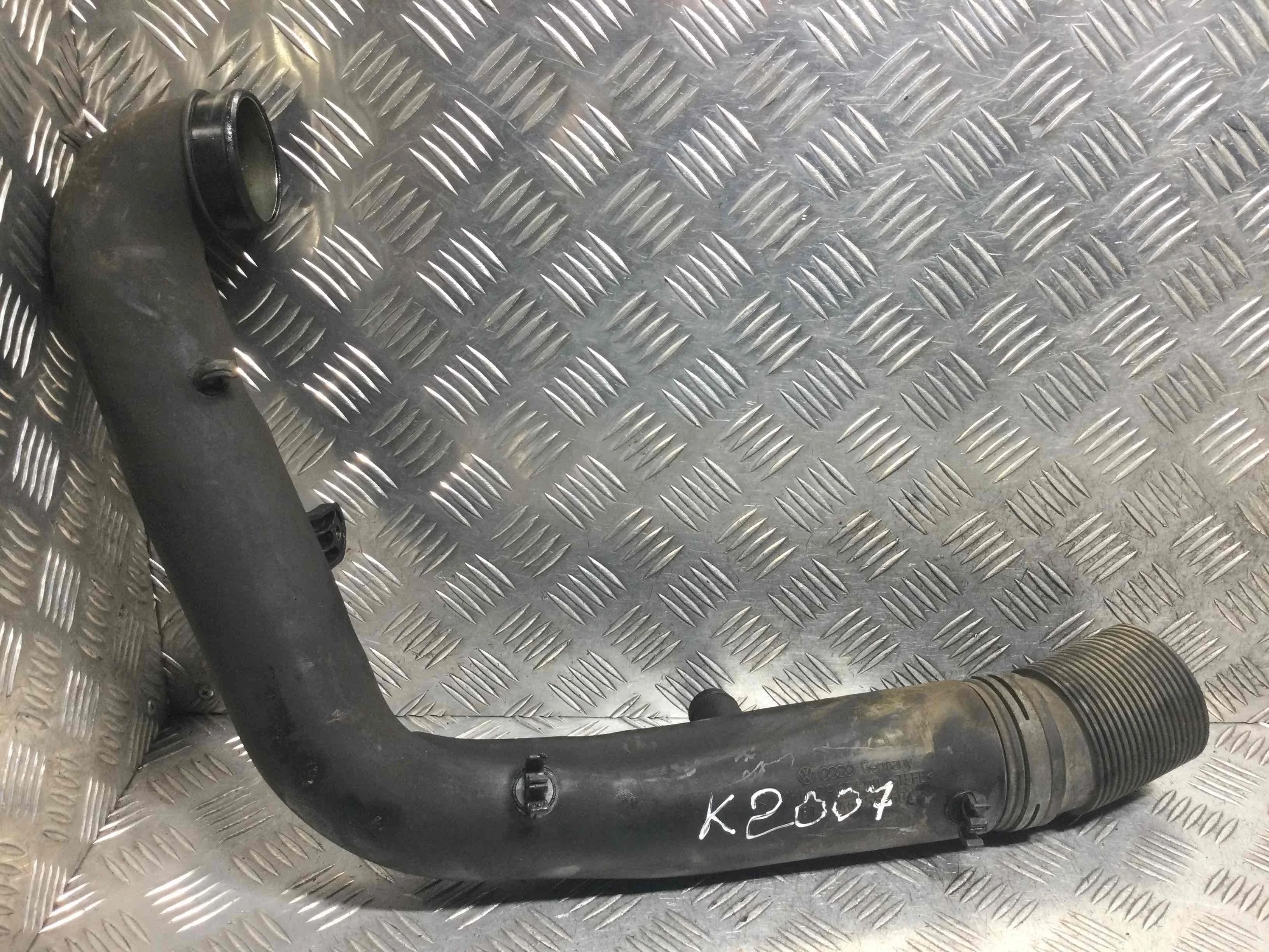 Патрубок интеркулера Volkswagen Touran 1 поколение [рестайлинг] (2006-2010) дизель 1.9 TDI Механика Фургон