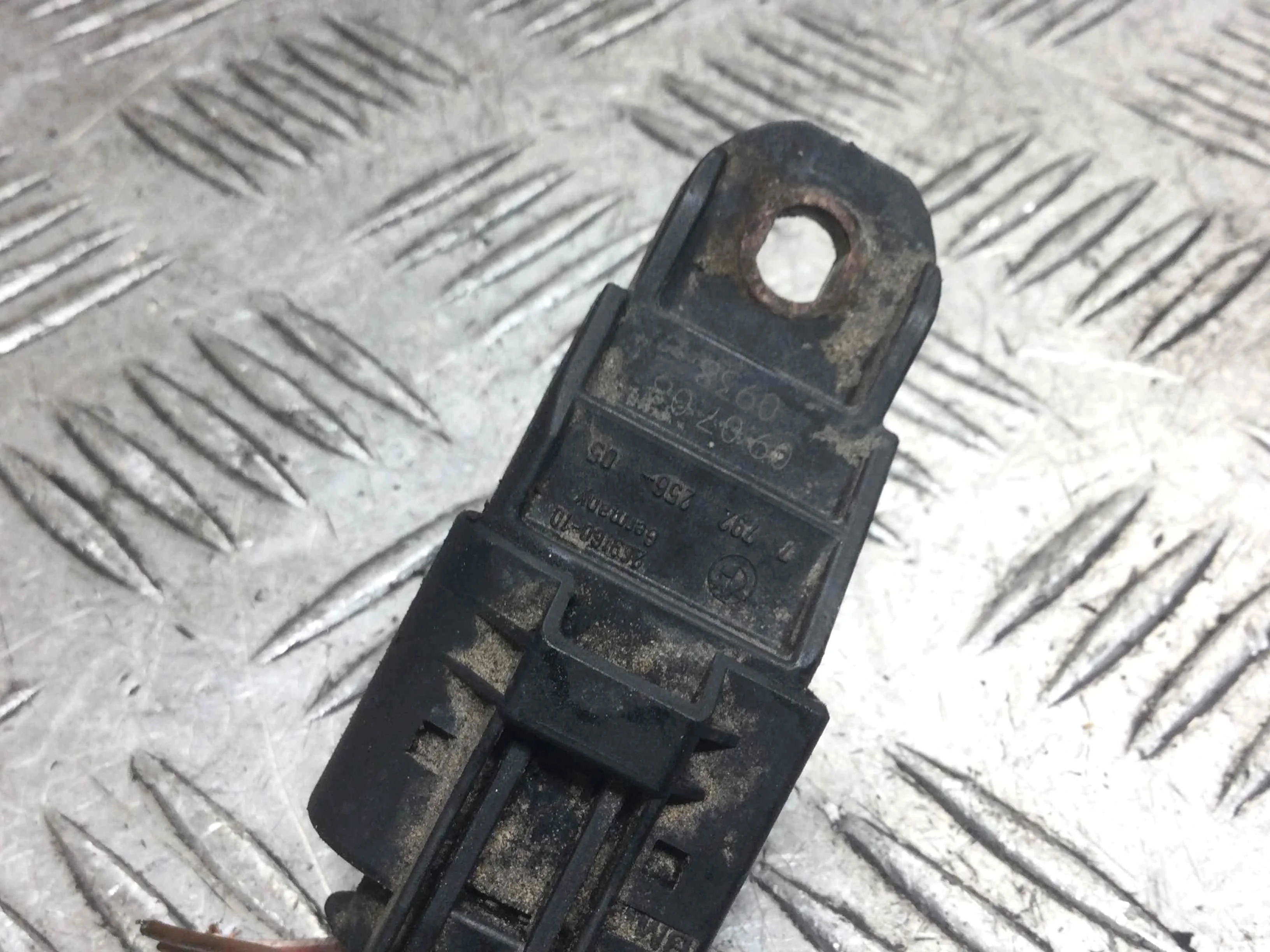 Датчик распредвала BMW 3-Series 3-Series E90/E91/E92/E93 2005 - 2010 дизель 3.0 TD Механика Седан