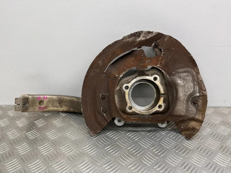 Кулак BMW X5 E70