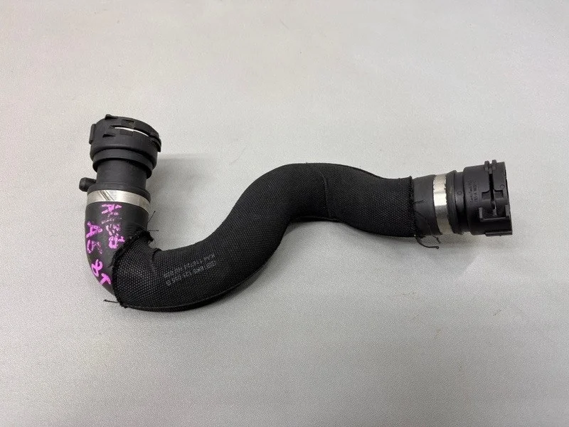 Патрубок охлаждения нижний Audi A4 B8