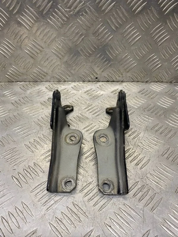 Петля капота Mitsubishi Pajero Sport Ii (2008-2017) 2011 MR473530 ВНЕДОРОЖНИК 2.5 D 4D56