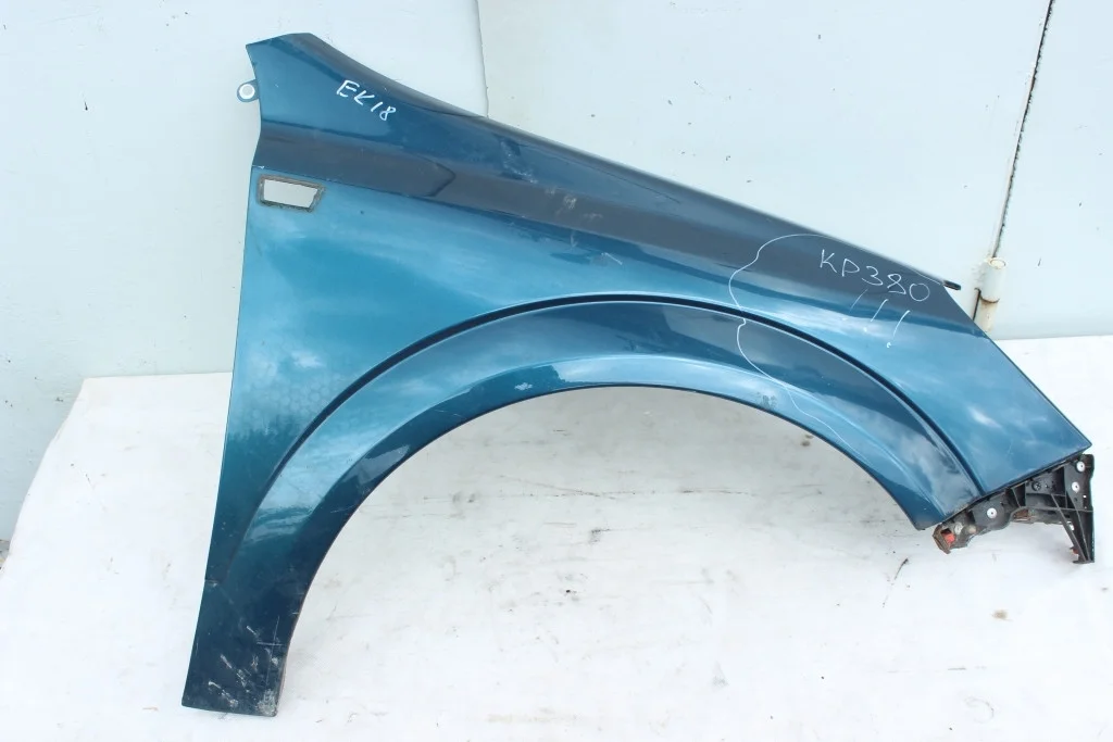 Крыло переднее правое дефект Opel Astra H