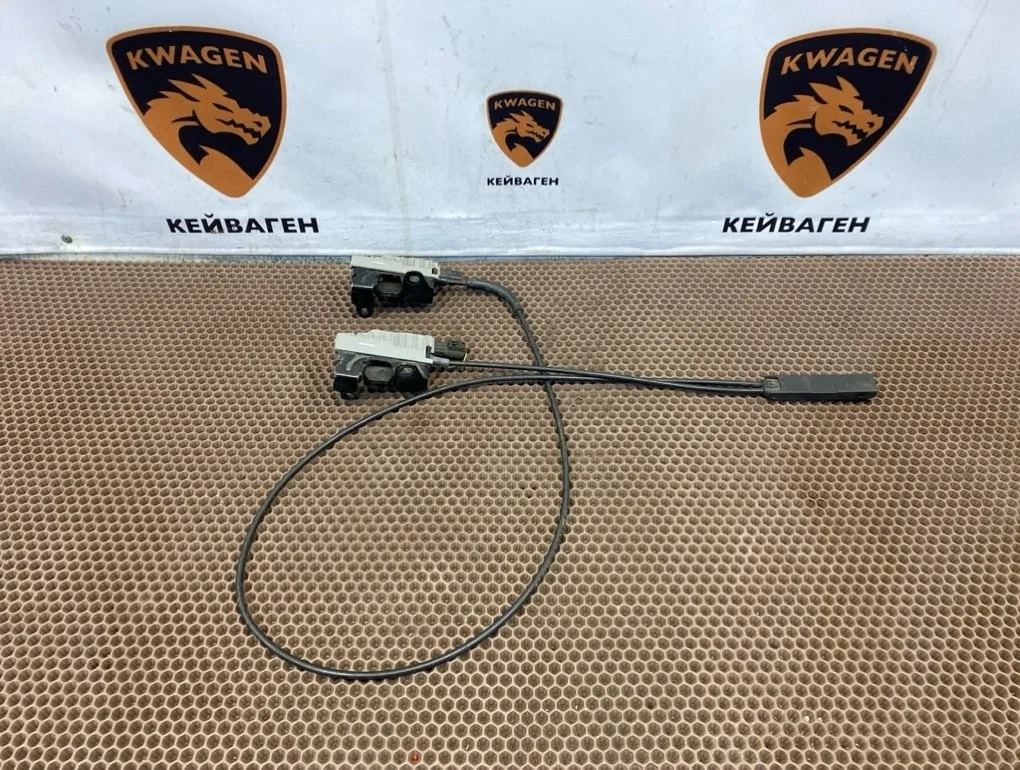 Замок капота Mercedes-Benz -Class 2015 W212