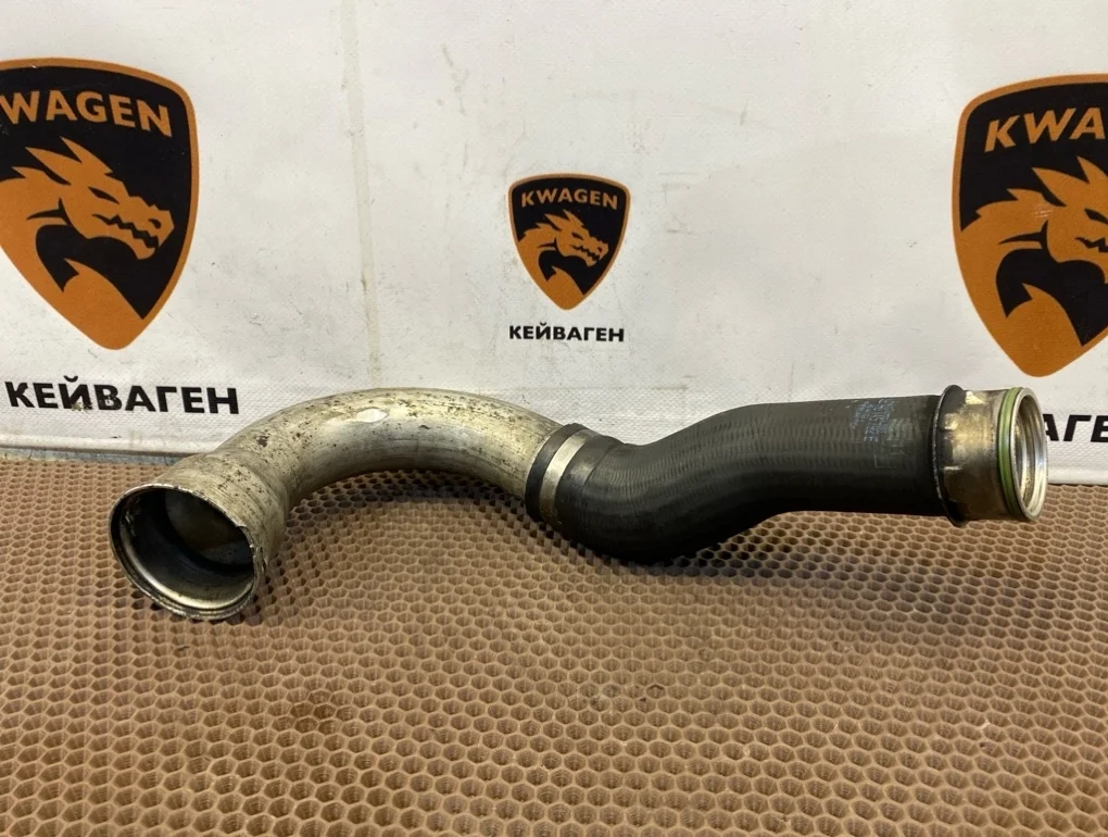 Патрубок интеркулера Volkswagen Multivan 2006 T5