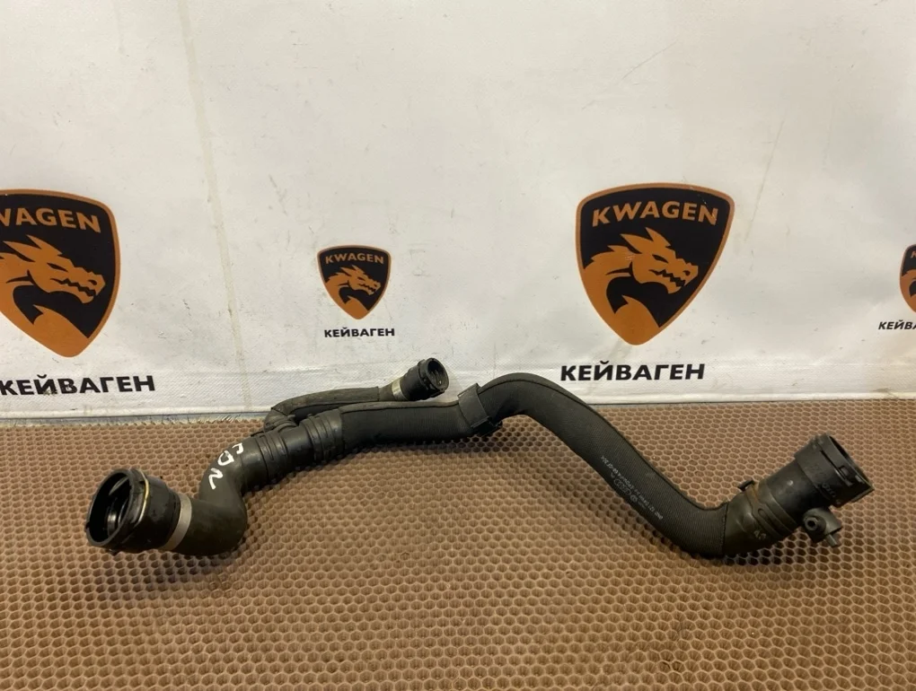 Патрубок системы охлаждения Audi A4 2010 B8