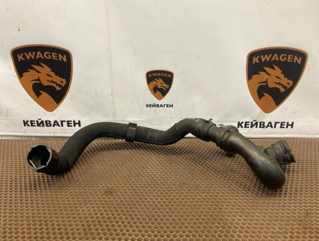 Патрубок системы охлаждения Audi A6 2015 C7