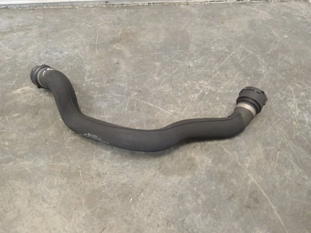 Патрубок системы охлаждения Audi Q5 8R