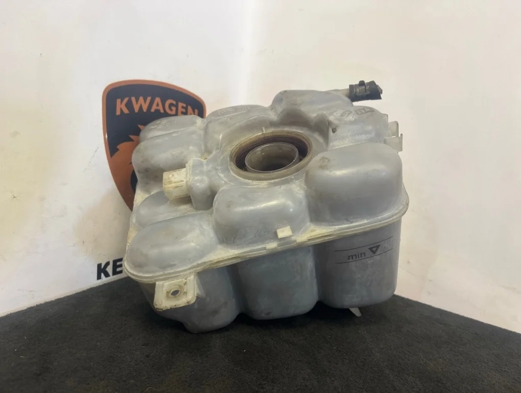 Бачок расширительный Volkswagen Touareg