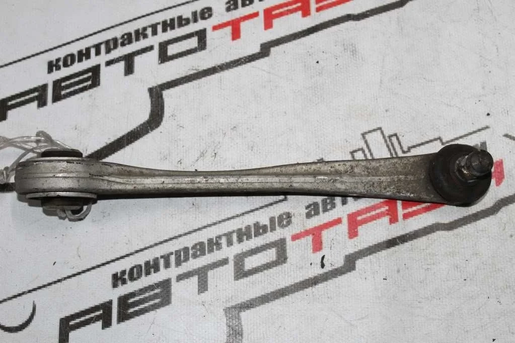 РЫЧАГ AUDI ПЕРЕД ПРАВО ВЕРХ 8K0407506A