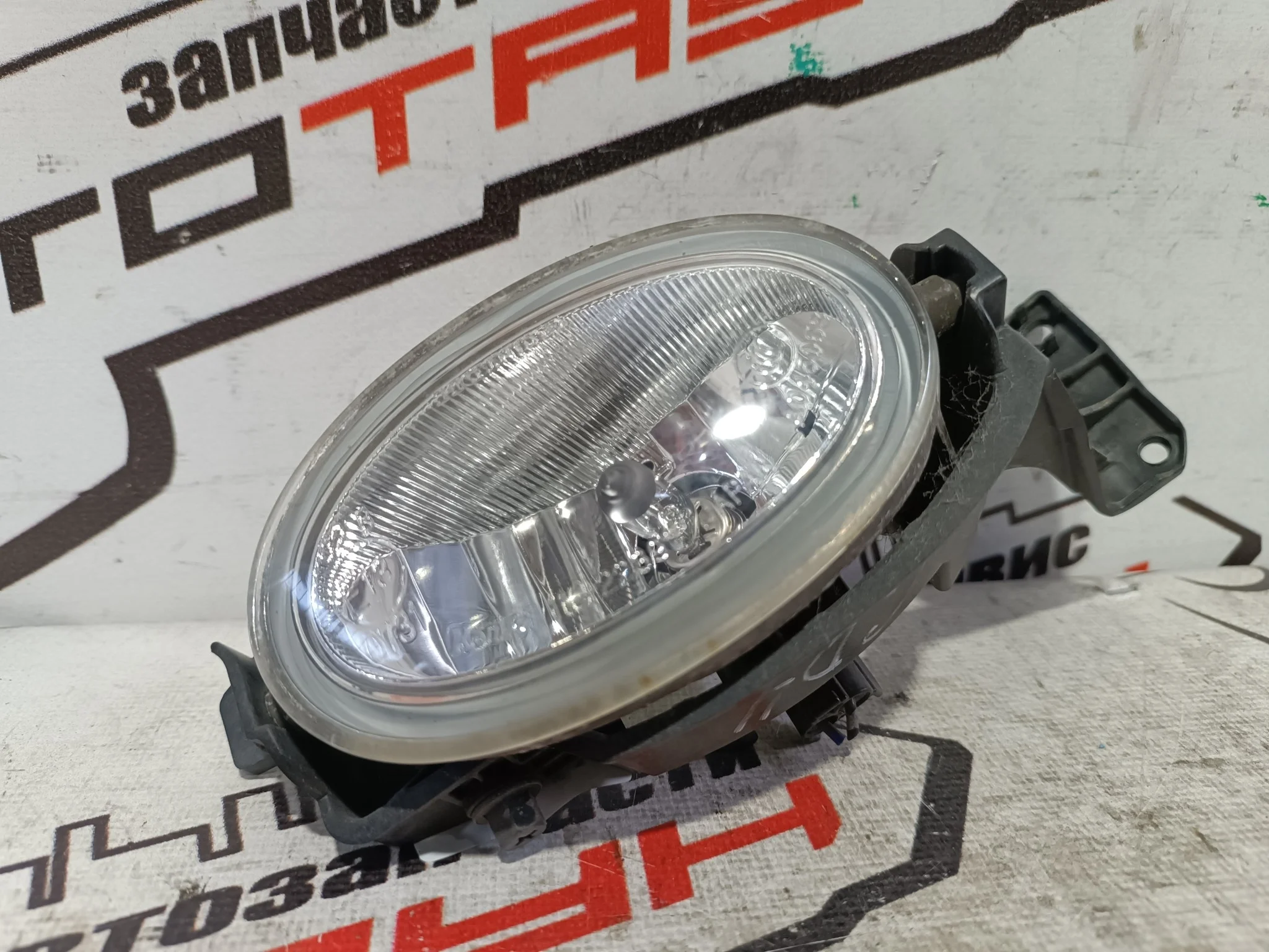 ТУМАНКА HONDA ЛЕВО 33951SAA003 D144