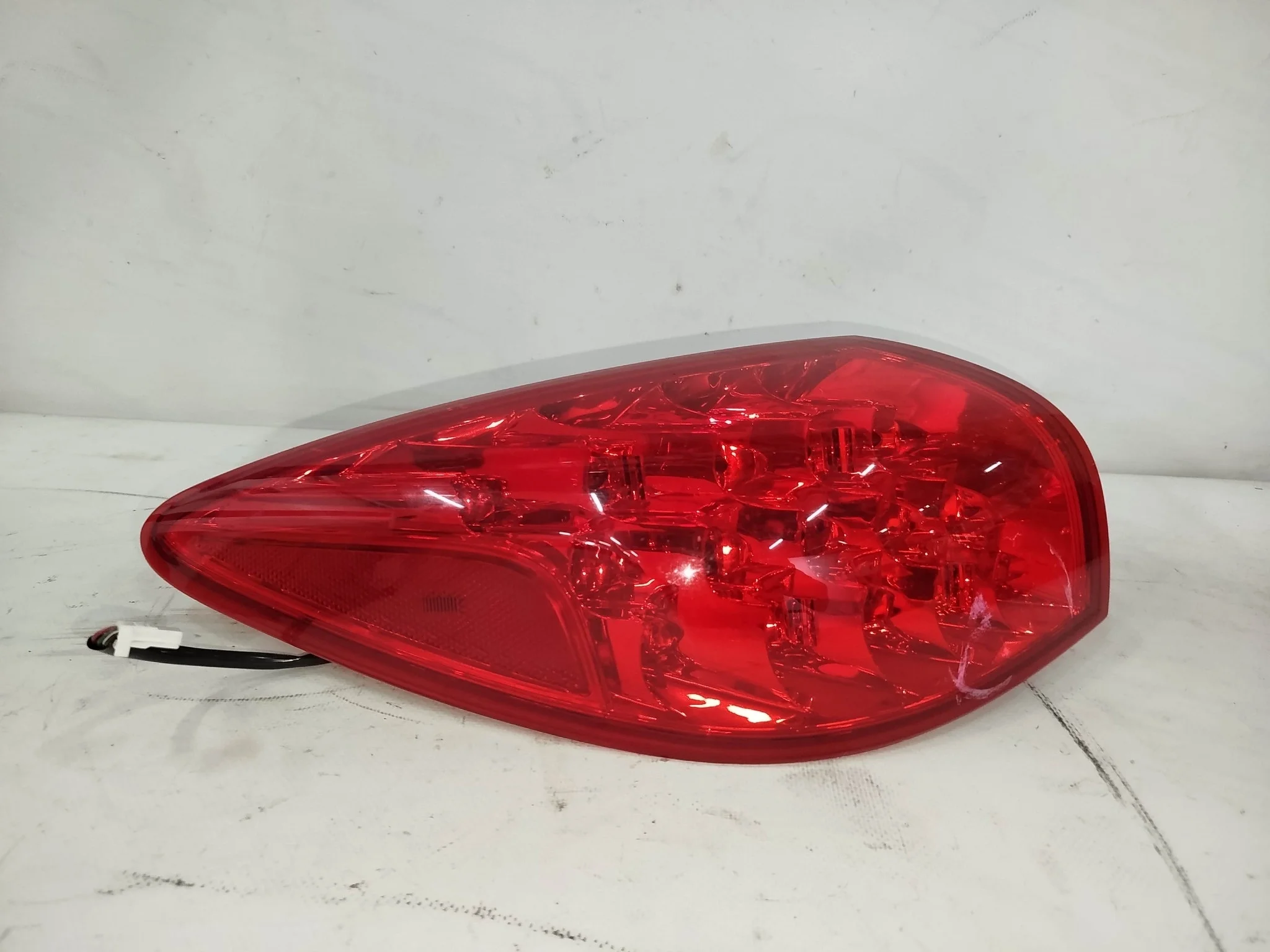 ФОНАРЬ NISSAN INFINITI ЛЕВО 265551BB0C NA7475