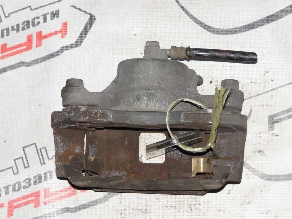 СУППОРТ В СБОРЕ MITSUBISHI ПЕРЕД ПРАВО MB928411