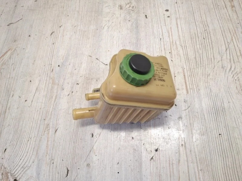 Бачок гидроусилителя VW Touareg NF 2010 7P