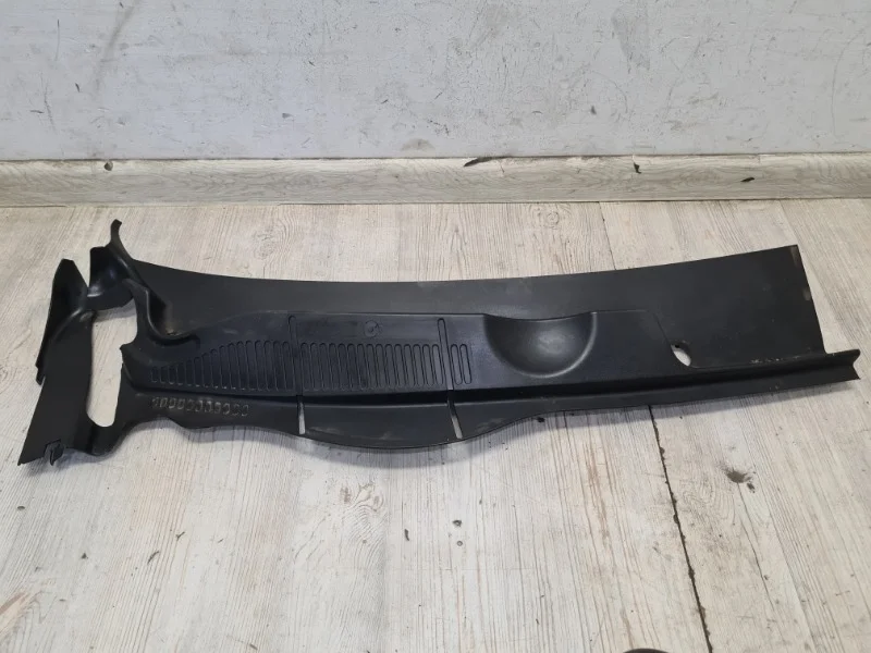 Жабо накладка дворников VW Touareg NF 2010 7P