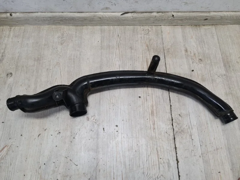 Труба наддувочного воздуха VW Touareg NF 2010 7P