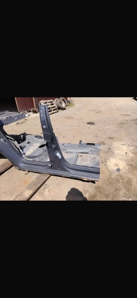 Порог кузова Volkswagen Polo 2011 6RU809606C 5 CFNA, правый