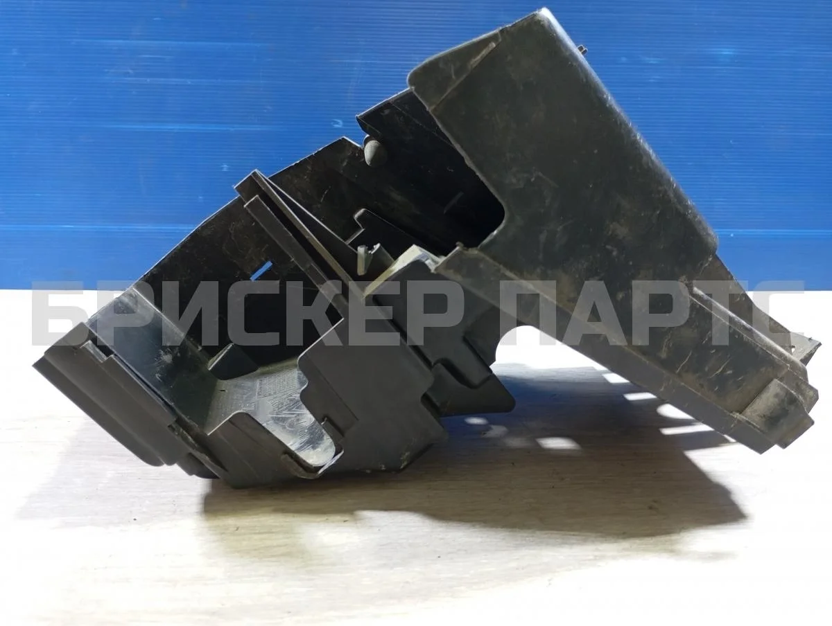 Корпус блока предохран. Пежо 408 1