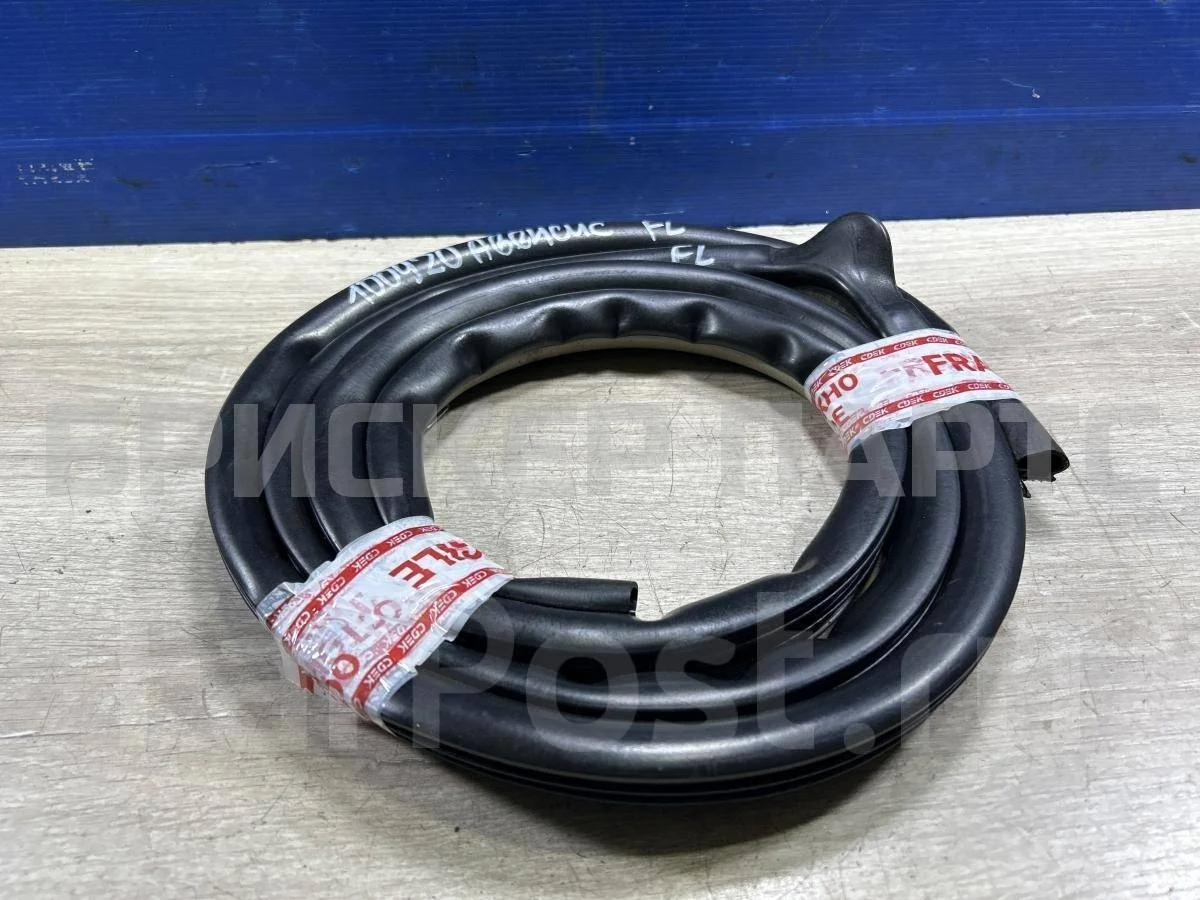 Уплотнитель двери Тойота Авенсис 2 (T250)