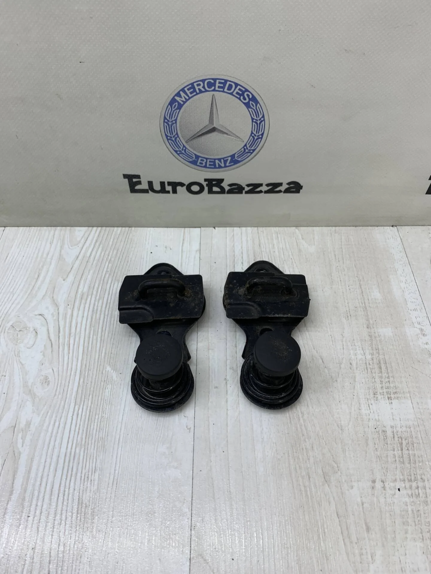 Стопор капота Mercedes W164