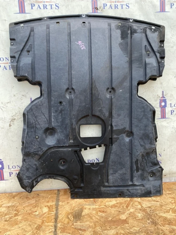 Экран моторного отсека, защита картера BMW 320i E90