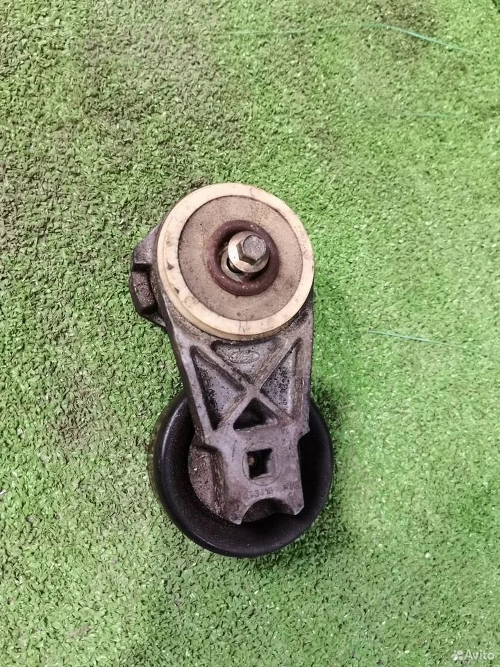 Ролик-натяжитель ручейкового ремня ford mondeo 3 v