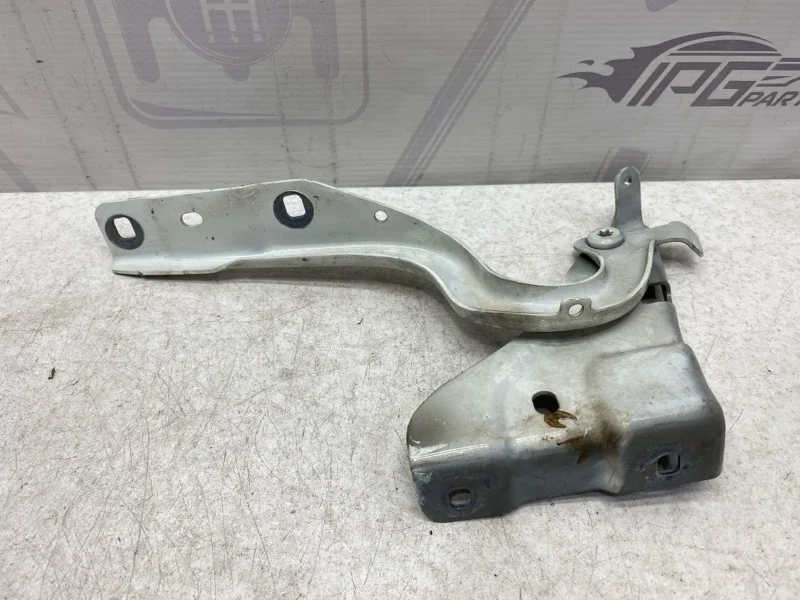 Петля капота правая Mercedes-benz 2014 W246