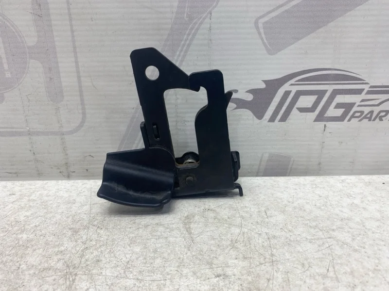 Крюк капота Mercedes-benz 2014 W212