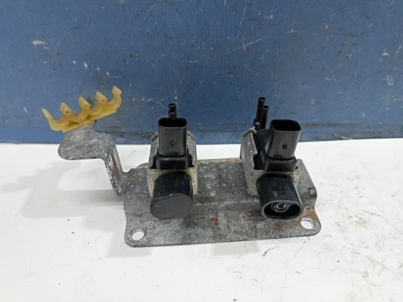 Клапан электромагнитный Ford Focus 2 2008 5243591 1.8 QQDB