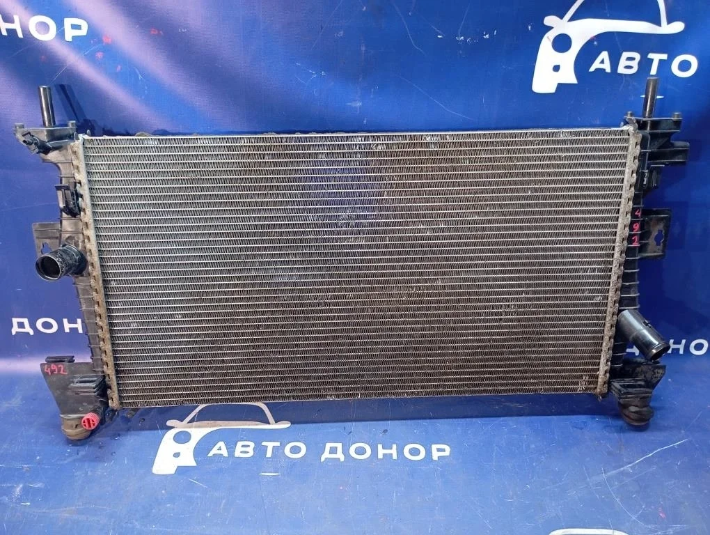 радиатор охлаждения двигателя FORD FOCUS CB8 IQDB