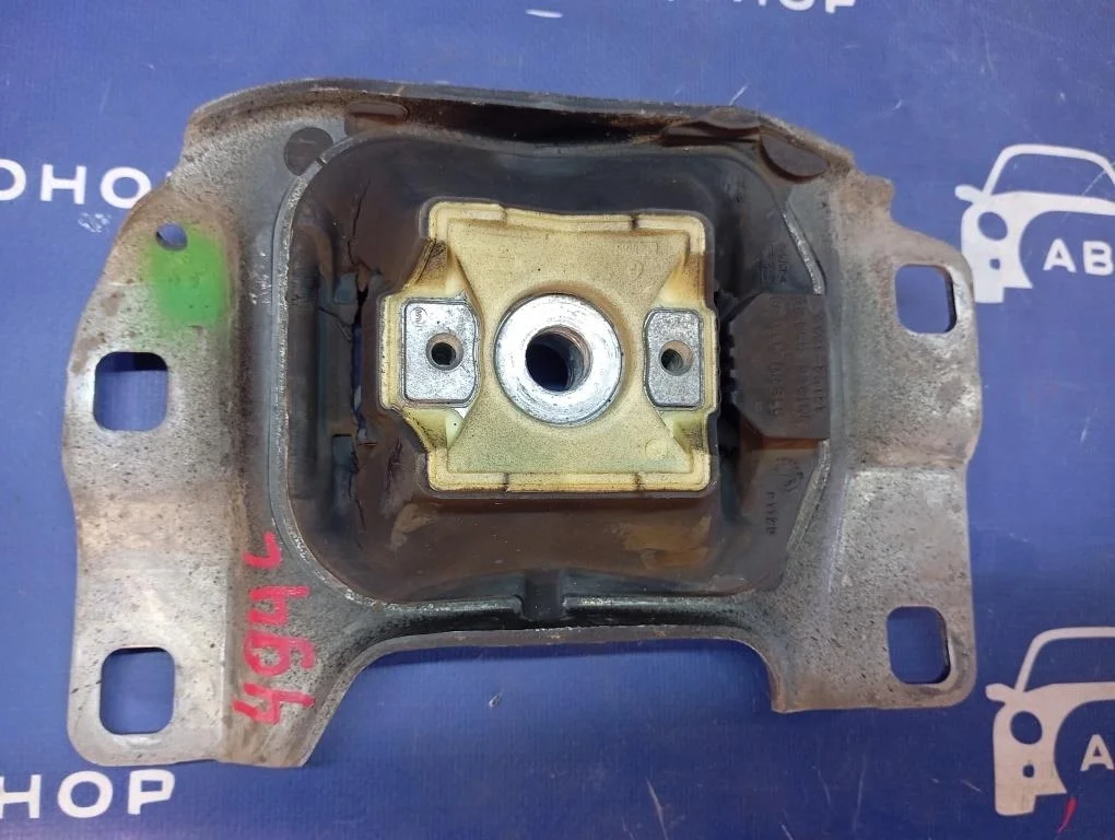подушка двигателя FORD FOCUS CB8 IQDB