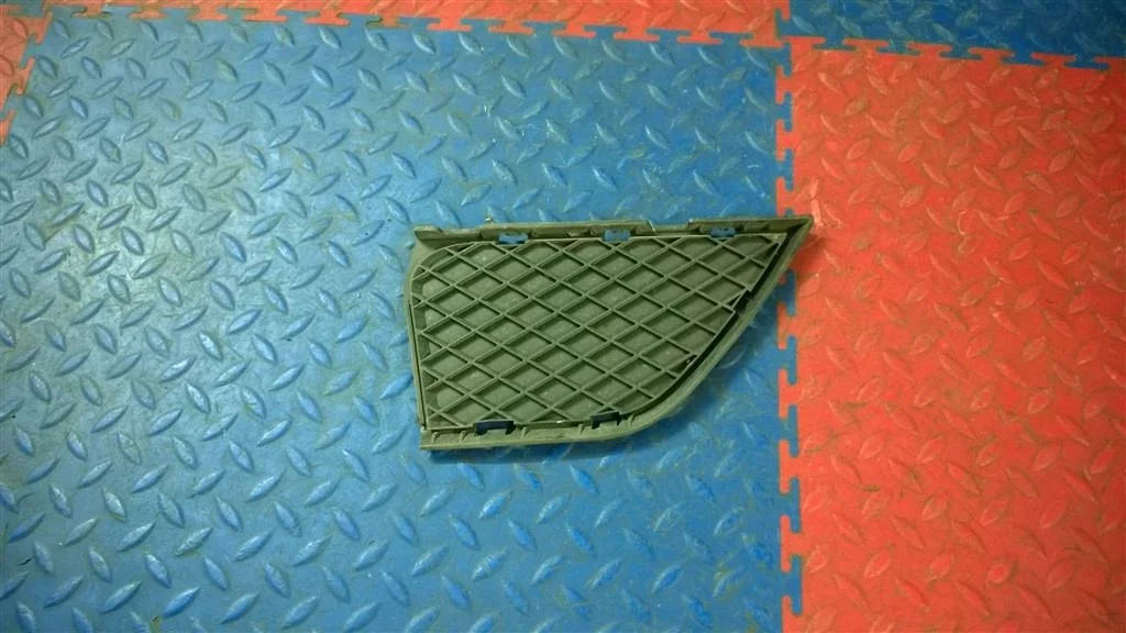 решетка в бампер BMW X3 E83  N47D20A 177лс 2.0D