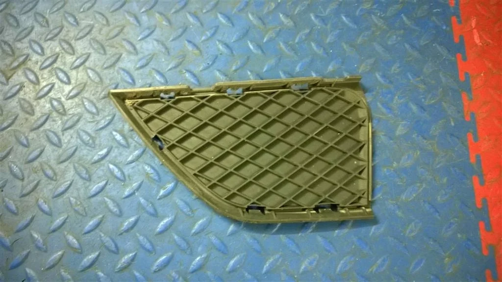 решетка в бампер BMW X3 E83  N47D20A 177лс 2.0D