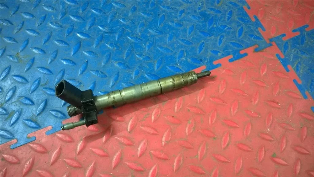 форсунка дизельная электрическая BMW X3 E83  N47D20A 177лс 2.0D