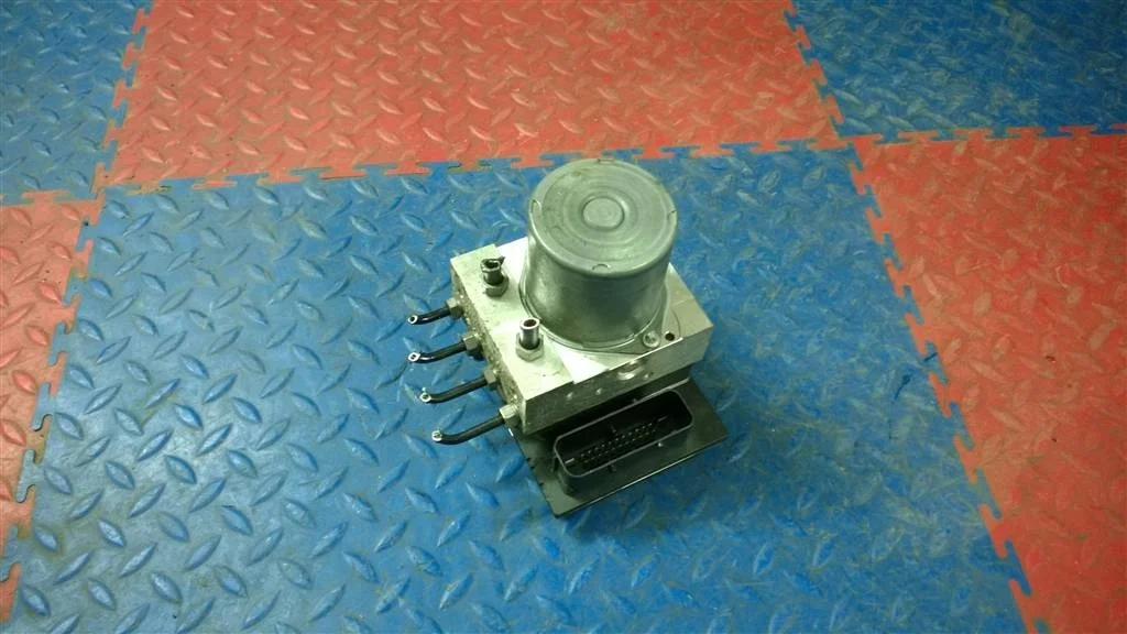 блок abs насос BMW X3 E83  N47D20A 177лс 2.0D