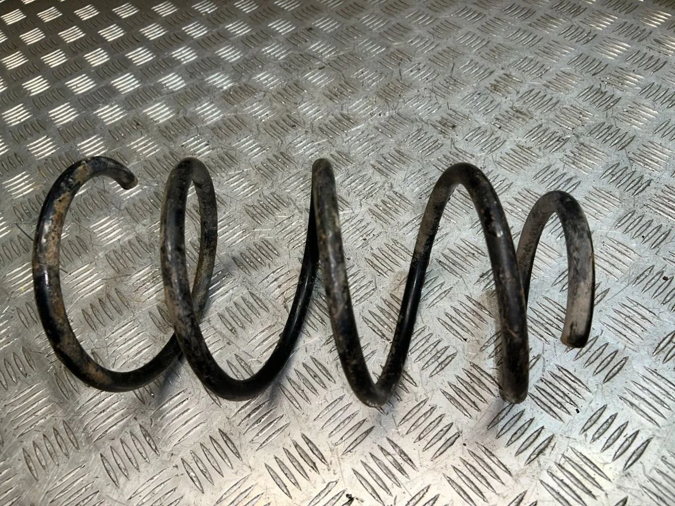 Пружина передняя Toyota Avensis T250