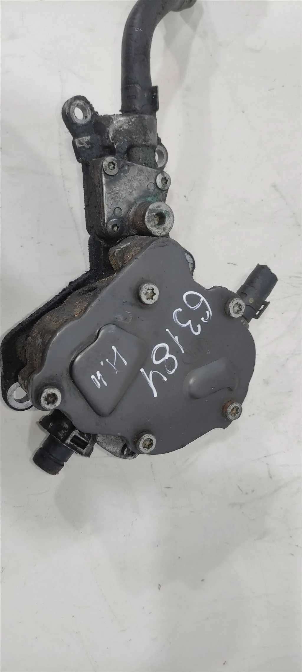 Насос вакуумный 038145209H  1.9 TDI Volkswagen