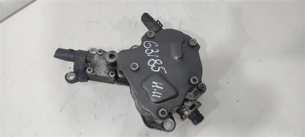Насос вакуумный 038145209N  1.9 TDI Volkswagen