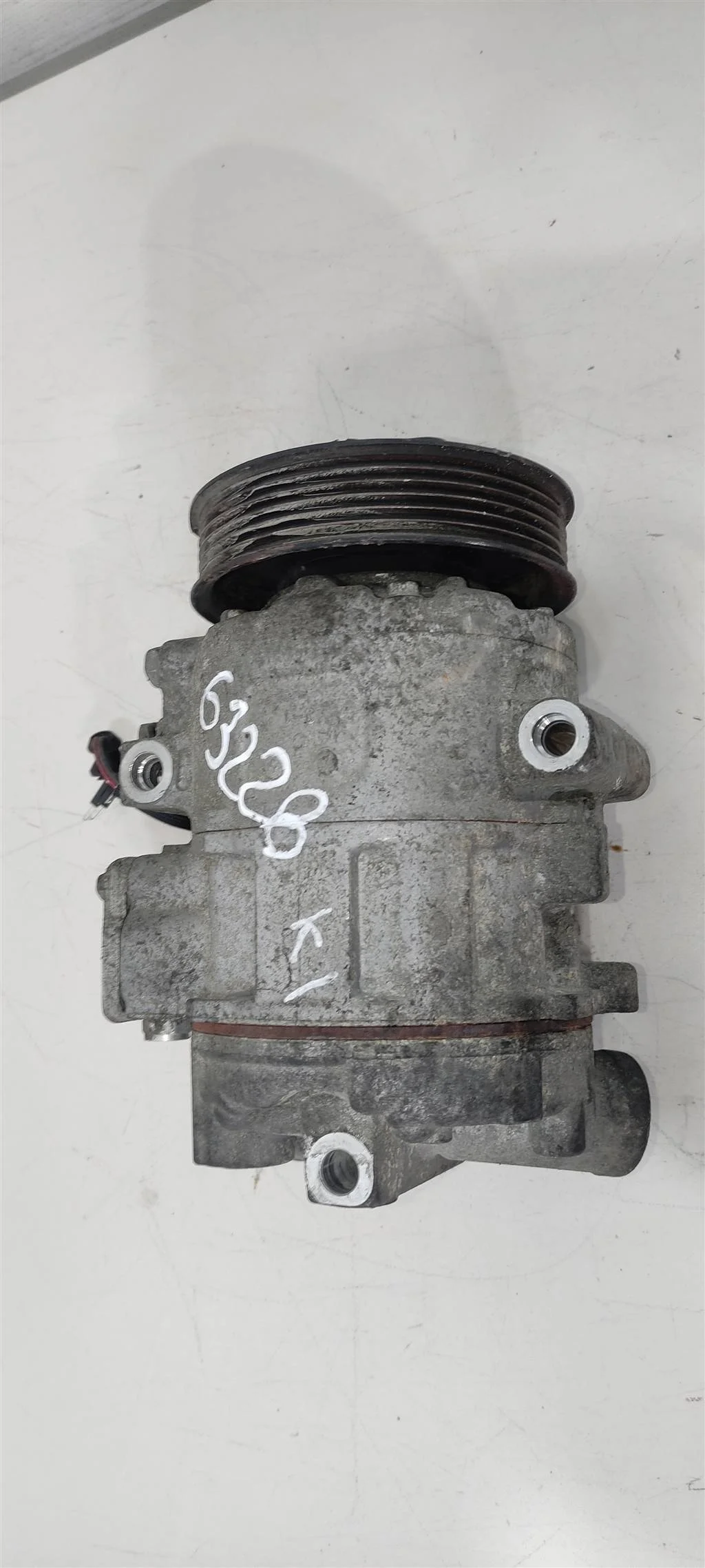 Компрессор кондиционера 6Q0820803G  1.2 Бензин Vo