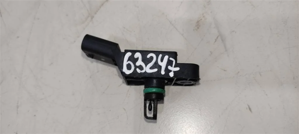 Датчик абсолютного давления 038906051R  2.0 Турбо