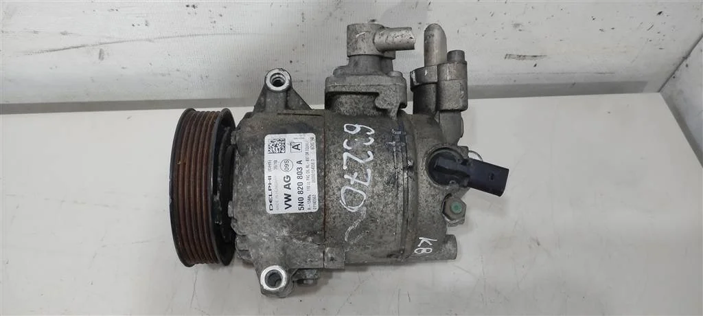 Компрессор кондиционера 5N0820803A  2.0 TDI Volks